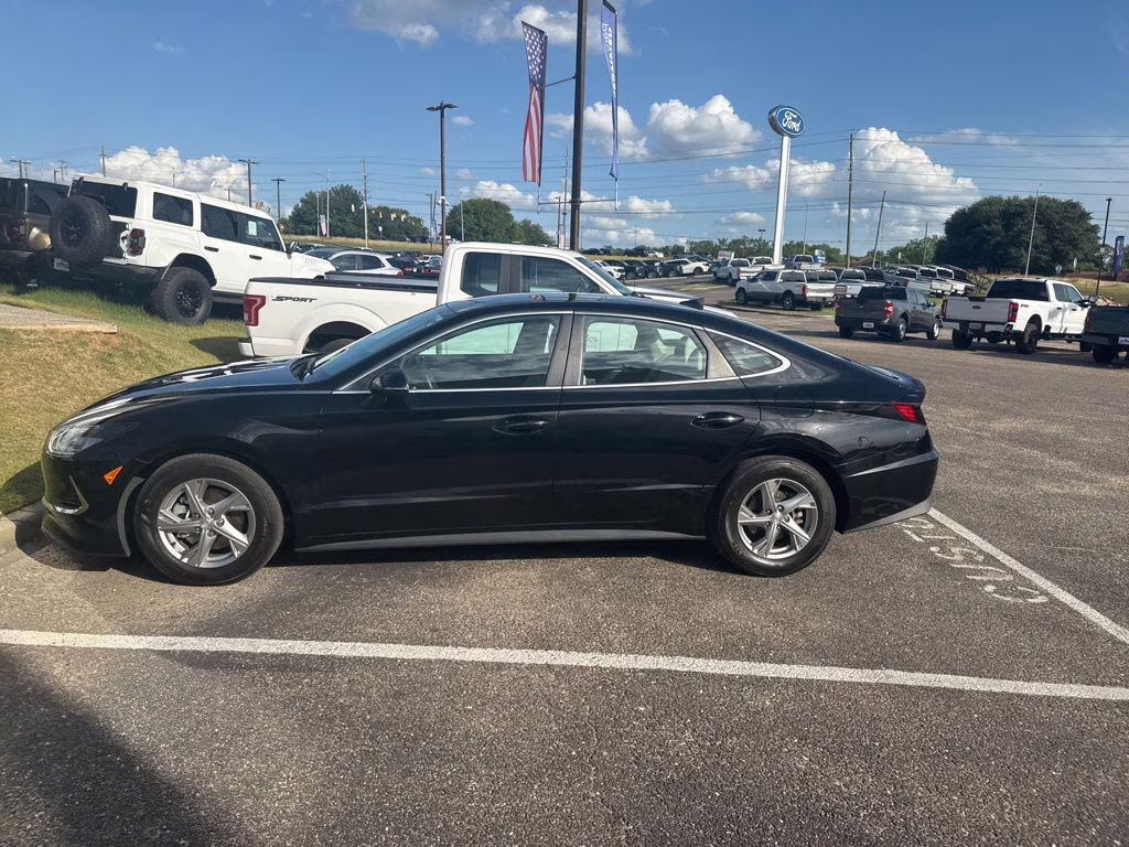 2022 Phantom Black Hyundai Sonata SE FWD Sedan