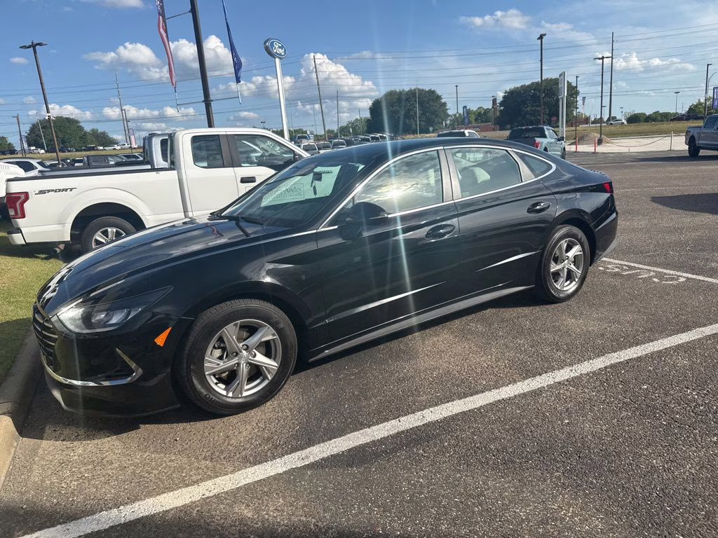 2022 Phantom Black Hyundai Sonata SE FWD Sedan