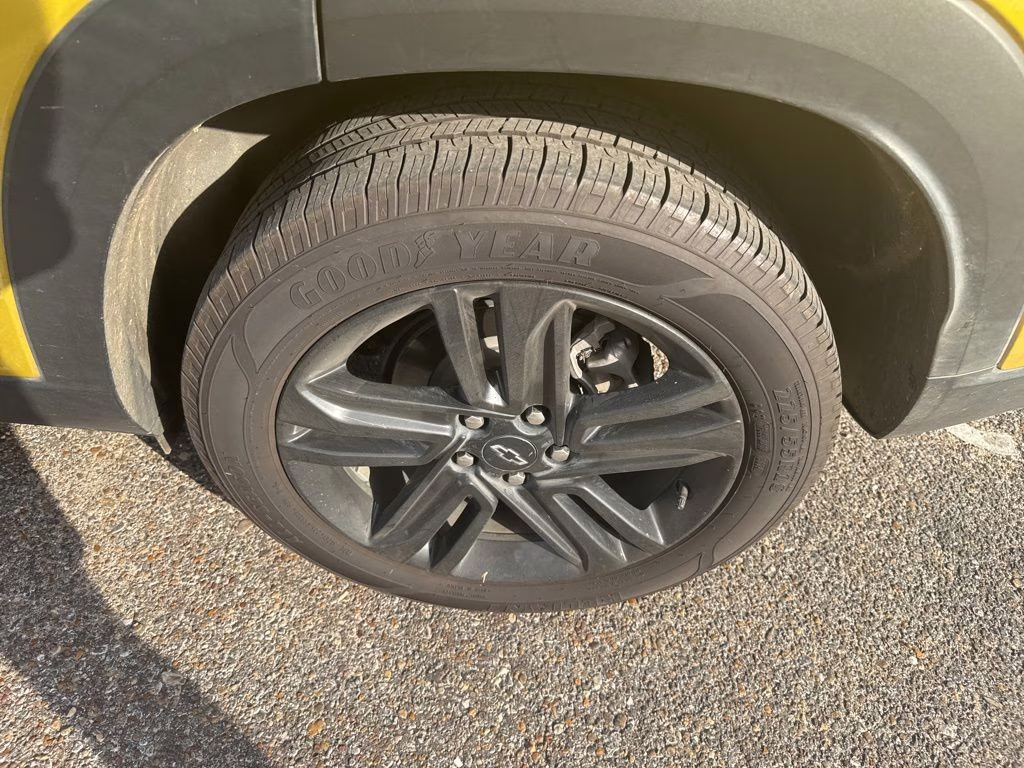 2024 Nitro Yellow Metallic Chevrolet Trax ACTIV FWD SUV