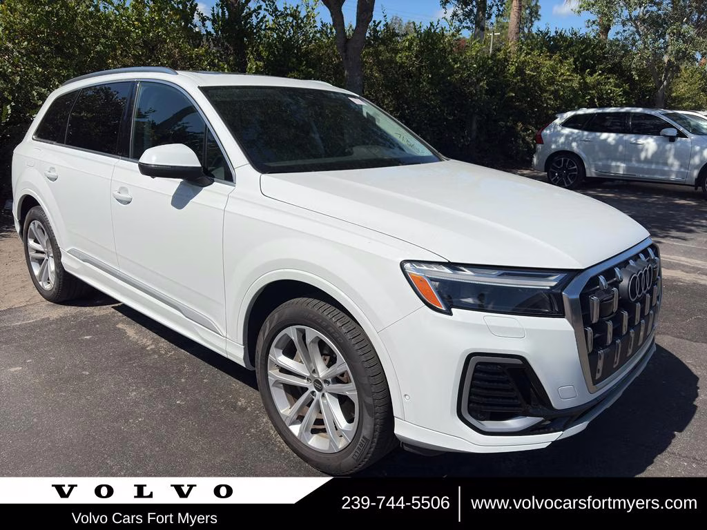 2025 Glacier White Metallic Audi Q7 Premium Plus AWD SUV