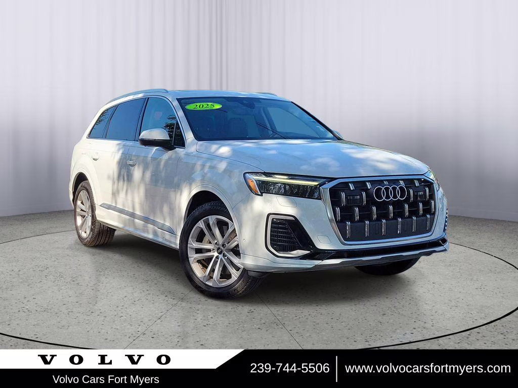 2025 Glacier White Metallic Audi Q7 Premium Plus AWD SUV