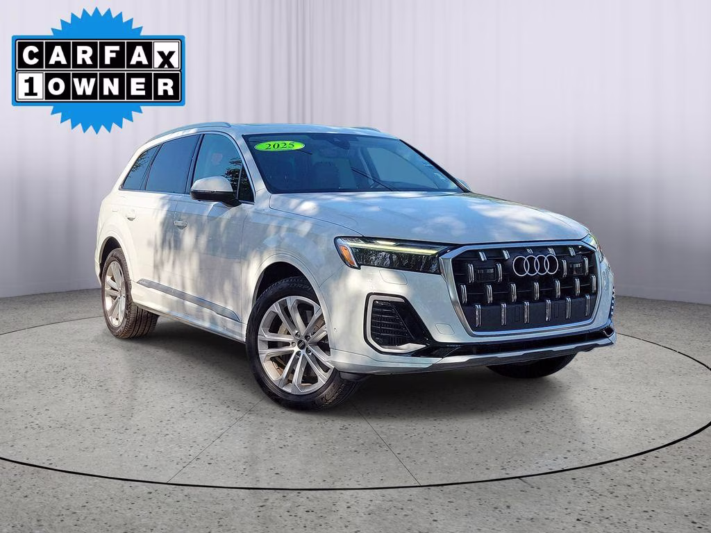 2025 Glacier White Metallic Audi Q7 Premium Plus AWD SUV