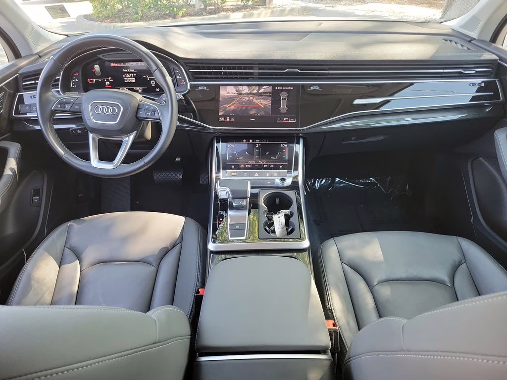 2025 Glacier White Metallic Audi Q7 Premium Plus AWD SUV