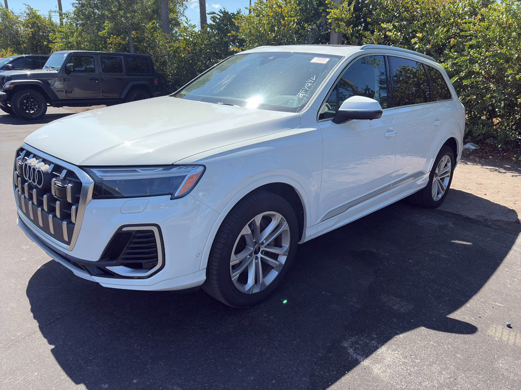 2025 Glacier White Metallic Audi Q7 Premium Plus AWD SUV