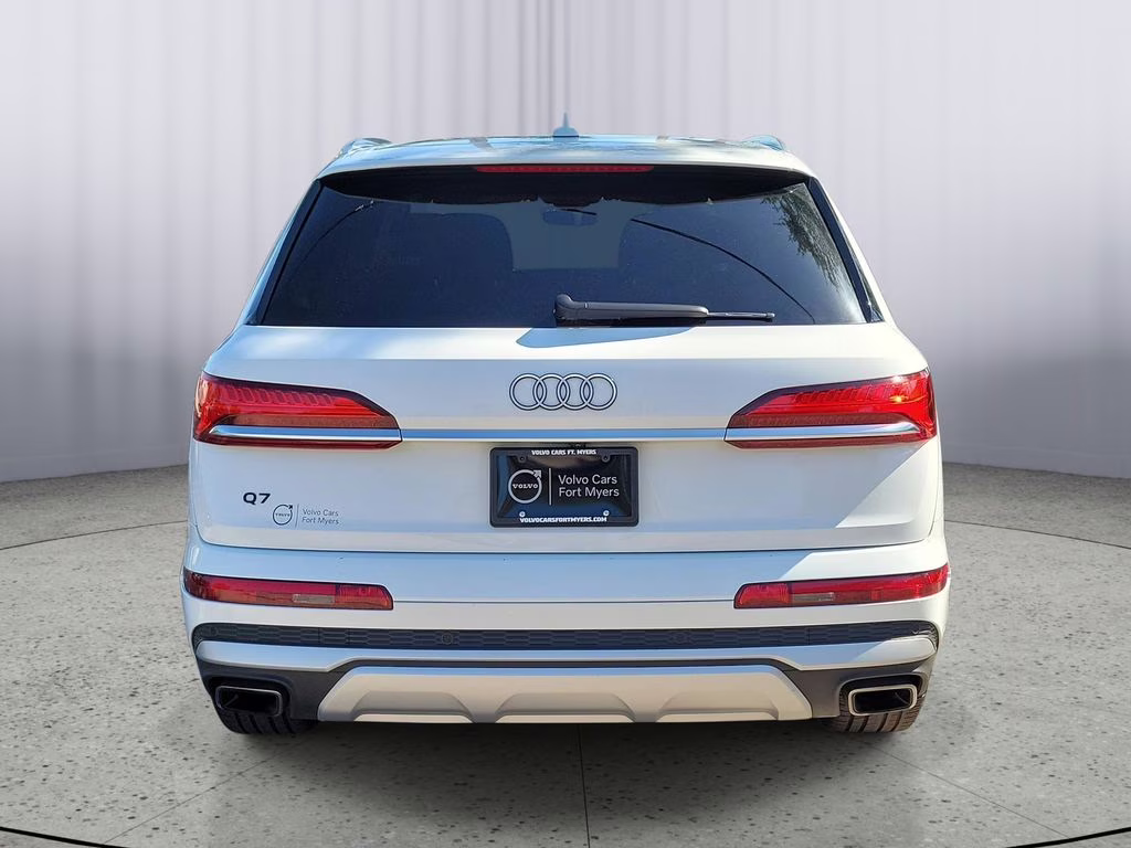 2025 Glacier White Metallic Audi Q7 Premium Plus AWD SUV