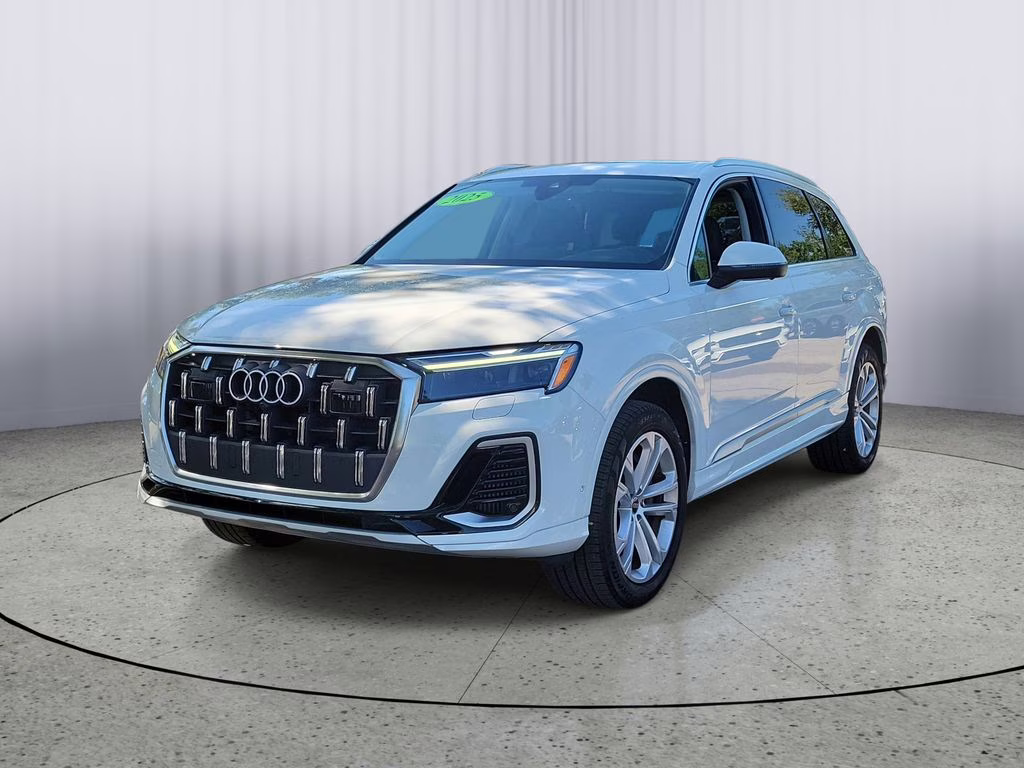 2025 Glacier White Metallic Audi Q7 Premium Plus AWD SUV