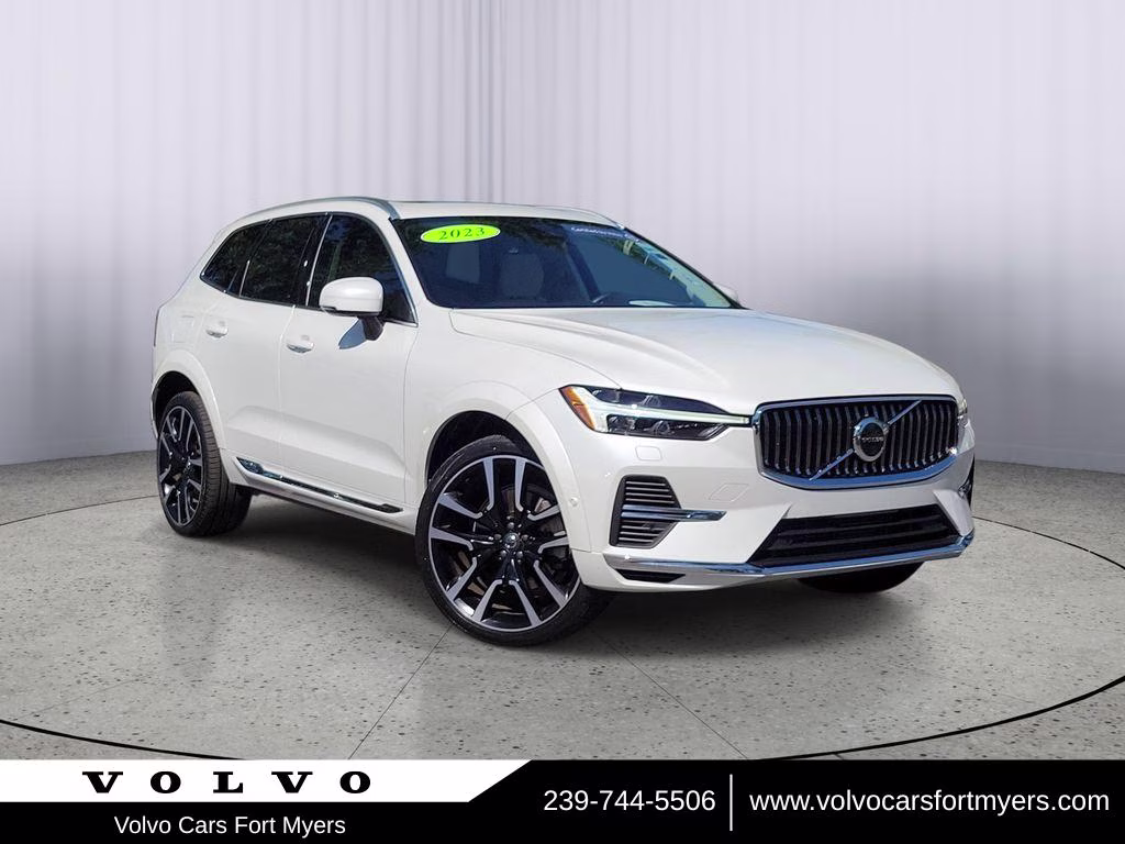 2023 Crystal White Metallic Volvo XC60 Ultimate Bright Theme AWD SUV