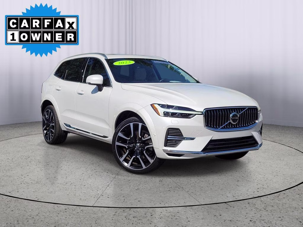 2023 Crystal White Metallic Volvo XC60 Ultimate Bright Theme AWD SUV