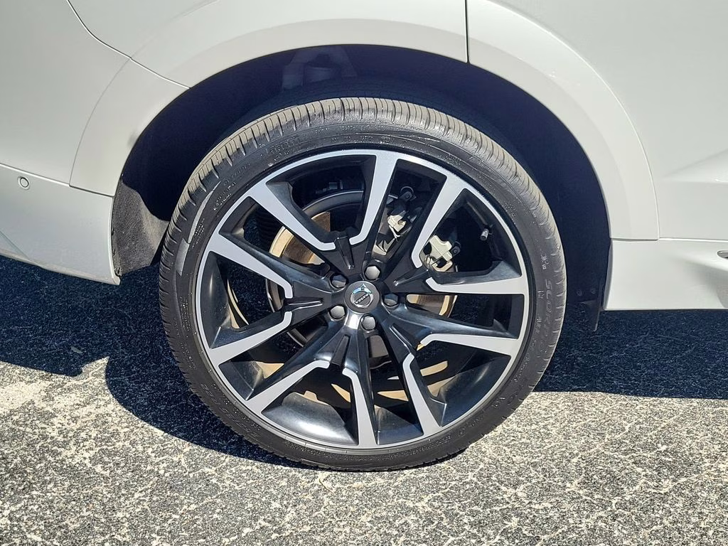 2023 Crystal White Metallic Volvo XC60 Ultimate Bright Theme AWD SUV