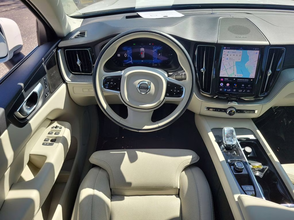 2023 Crystal White Metallic Volvo XC60 Ultimate Bright Theme AWD SUV