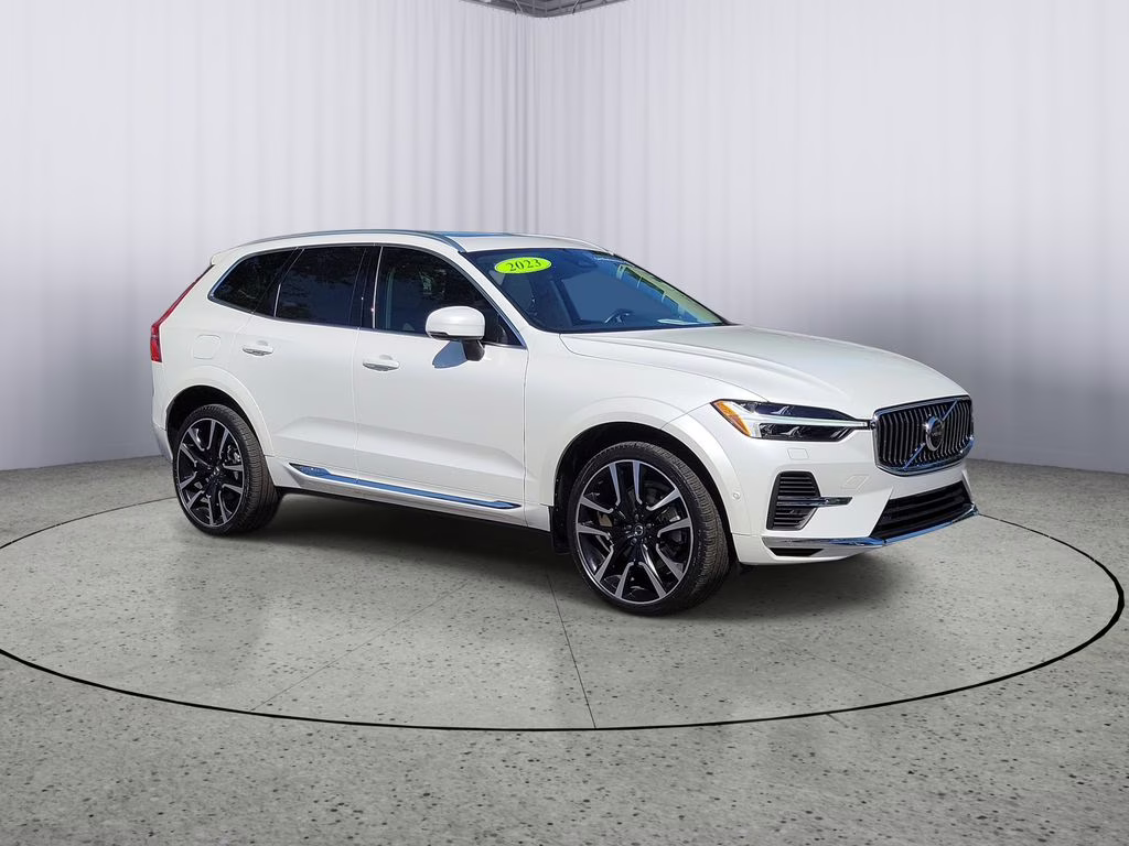 2023 Crystal White Metallic Volvo XC60 Ultimate Bright Theme AWD SUV