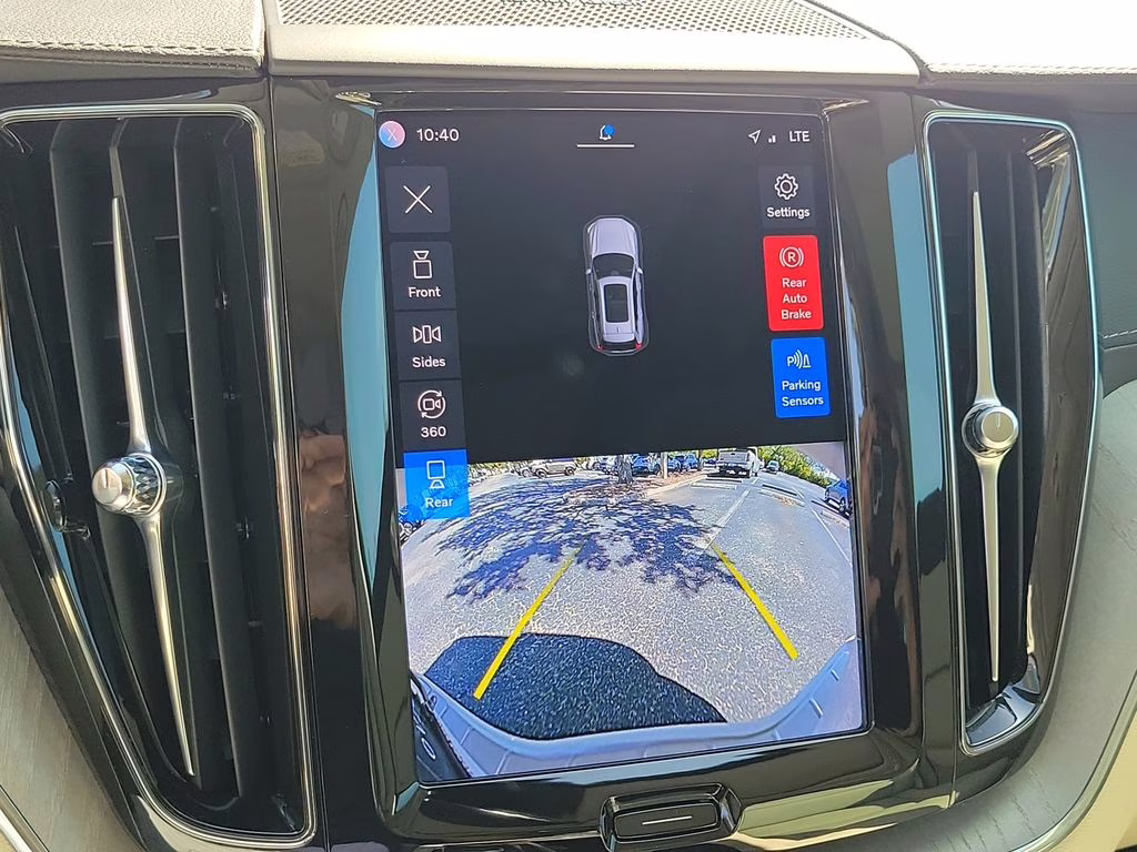 2023 Crystal White Metallic Volvo XC60 Ultimate Bright Theme AWD SUV