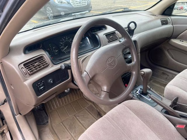 1998 Cashmere Beige Metallic Toyota Camry LE FWD Sedan