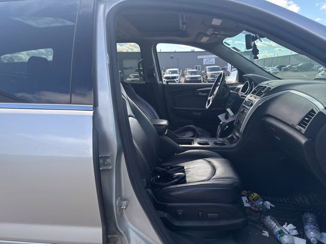 2011 Silver Ice Metallic Chevrolet Traverse 2LT AWD SUV