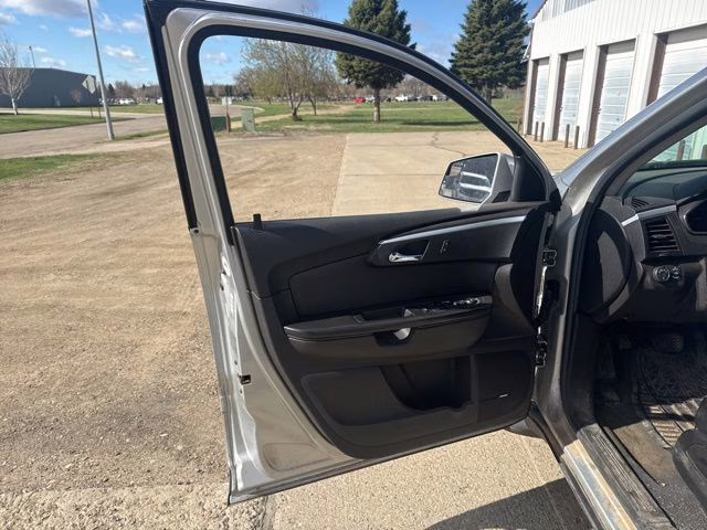 2011 Silver Ice Metallic Chevrolet Traverse 2LT AWD SUV