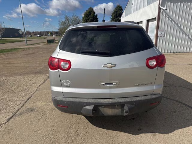 2011 Silver Ice Metallic Chevrolet Traverse 2LT AWD SUV