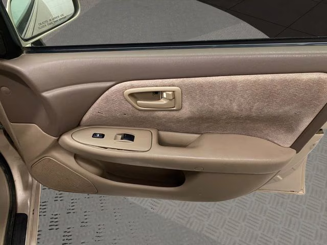 1998 Cashmere Beige Metallic Toyota Camry LE FWD Sedan