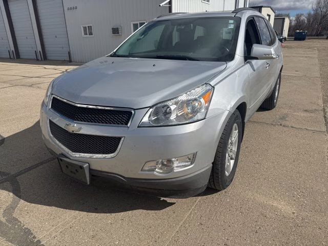 2011 Silver Ice Metallic Chevrolet Traverse 2LT AWD SUV