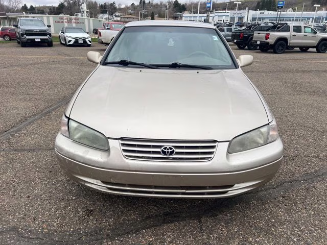 1998 Cashmere Beige Metallic Toyota Camry LE FWD Sedan