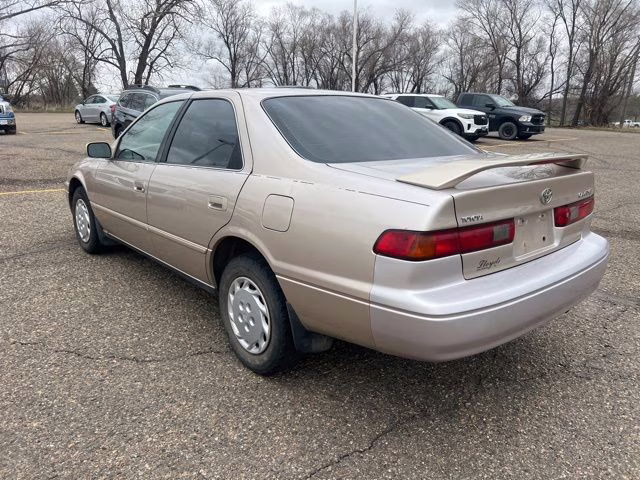 1998 Cashmere Beige Metallic Toyota Camry LE FWD Sedan
