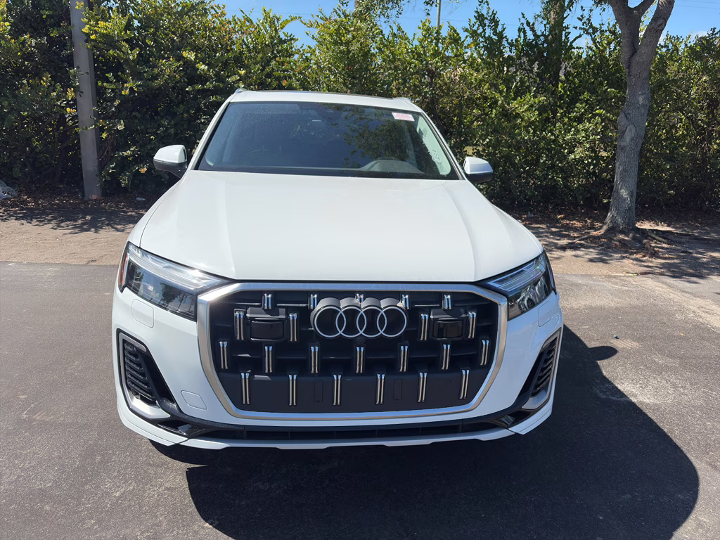 2025 Glacier White Metallic Audi Q7 Premium Plus AWD SUV