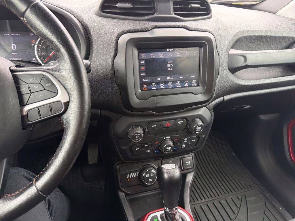 2018 Granite Crystal Metallic Clearcoat Jeep Renegade Trailhawk 4X4 SUV