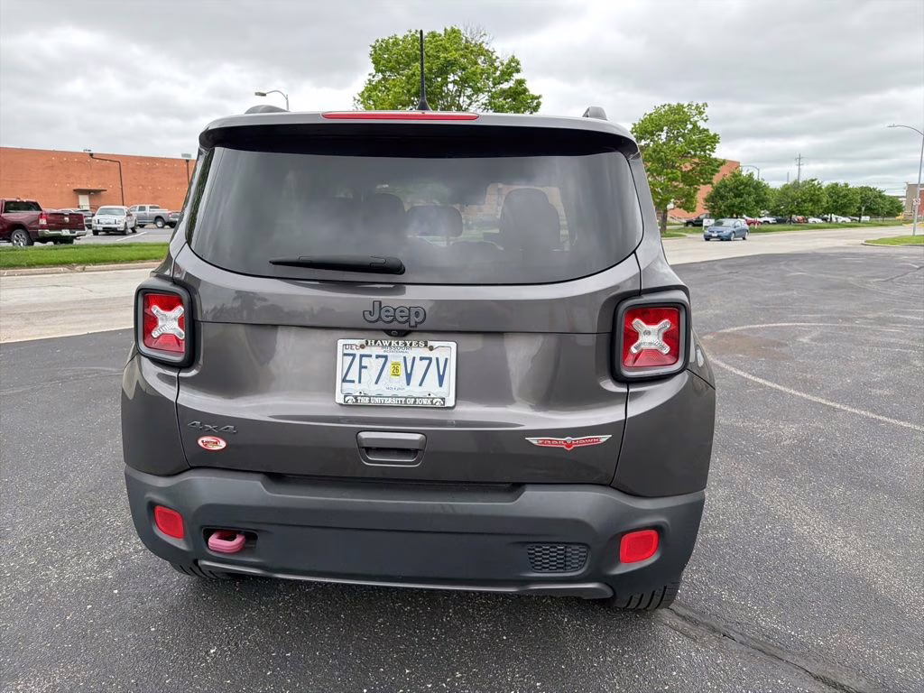 2018 Granite Crystal Metallic Clearcoat Jeep Renegade Trailhawk 4X4 SUV