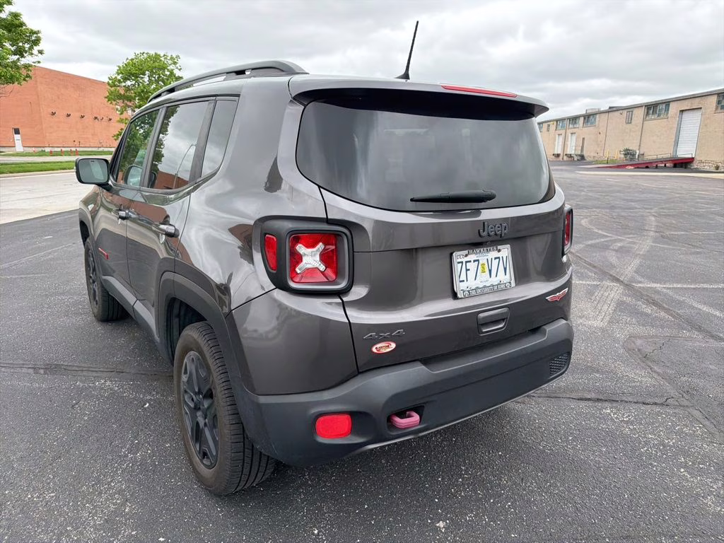 2018 Granite Crystal Metallic Clearcoat Jeep Renegade Trailhawk 4X4 SUV