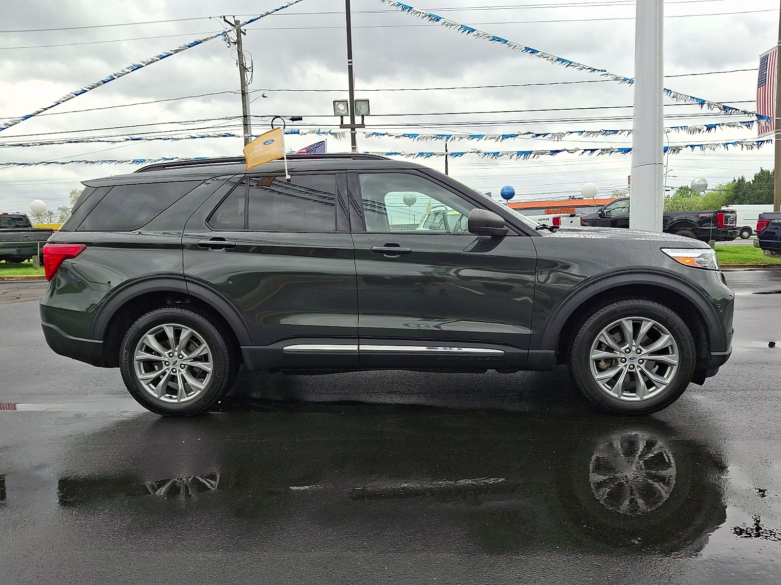 2022 Forged Green Metallic - L9 Ford Explorer XLT 4X4