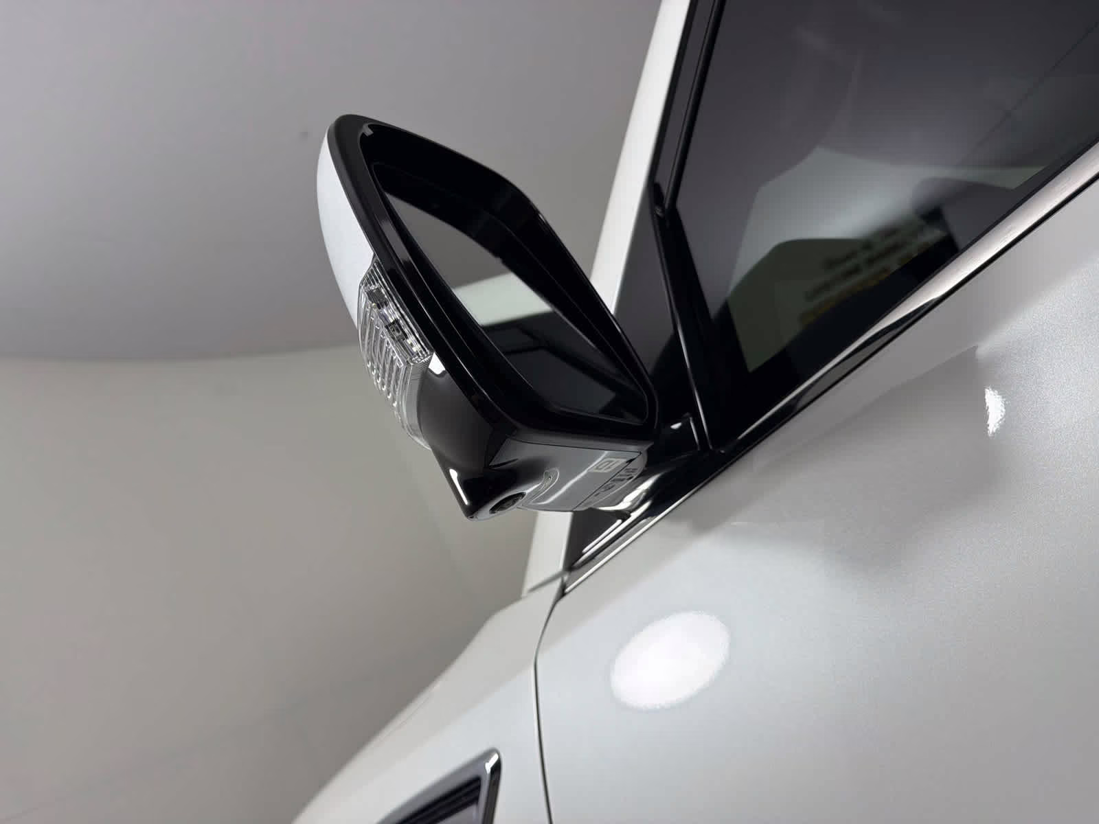 2023 Aspen White Tricoat Nissan Armada SL RWD SUV