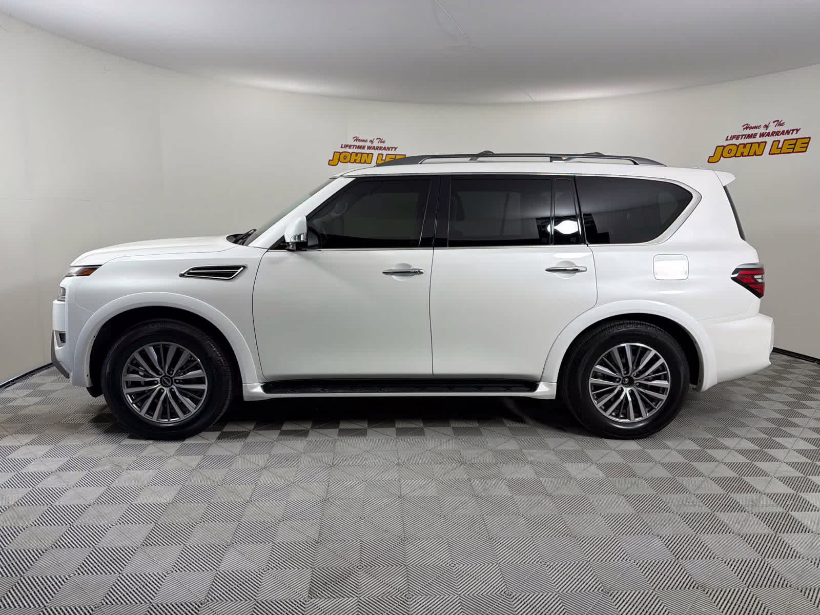 2023 Aspen White Tricoat Nissan Armada SL RWD SUV