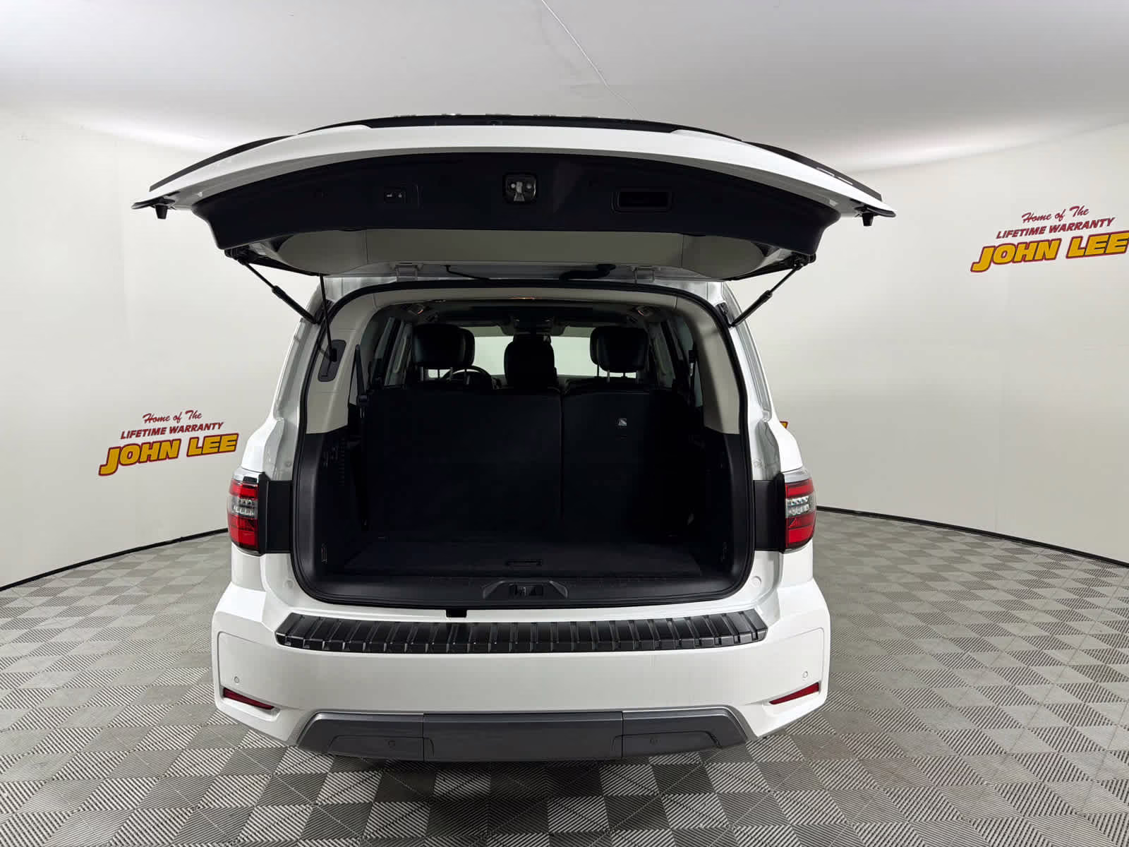 2023 Aspen White Tricoat Nissan Armada SL RWD SUV