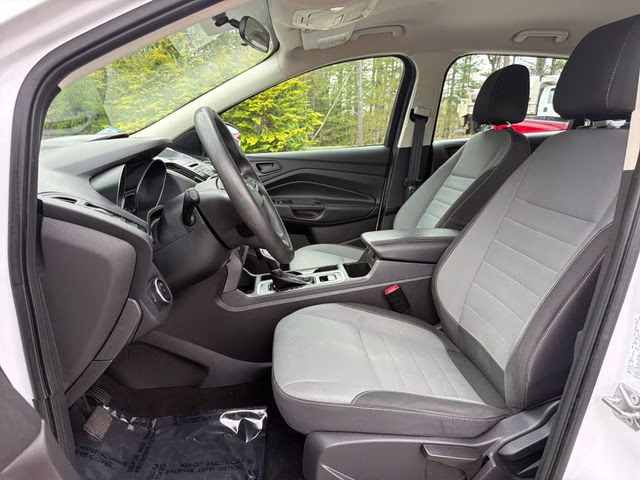2017 Oxford White Ford Escape S FWD SUV
