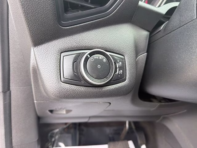 2017 Oxford White Ford Escape S FWD SUV