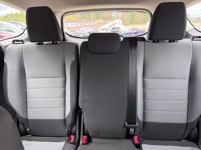 2017 Oxford White Ford Escape S FWD SUV
