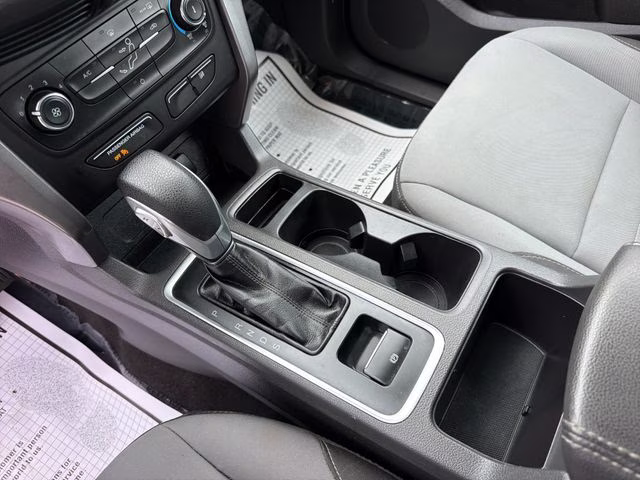 2017 Oxford White Ford Escape S FWD SUV