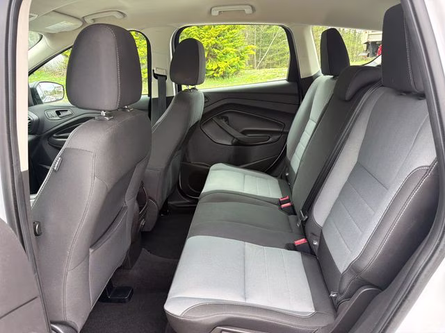 2017 Oxford White Ford Escape S FWD SUV
