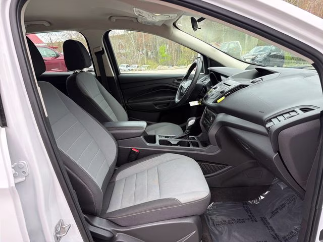 2017 Oxford White Ford Escape S FWD SUV