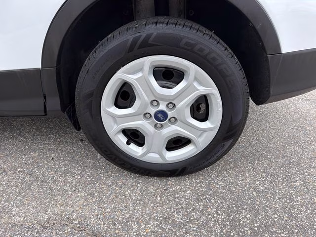 2017 Oxford White Ford Escape S FWD SUV