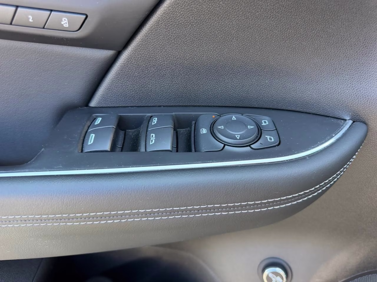 2023 Ebony Twilight Metallic Buick Envision Essence FWD SUV