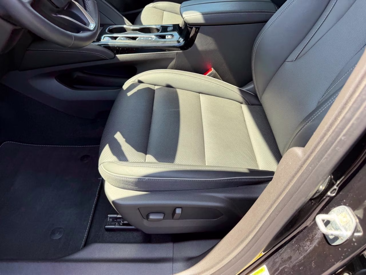 2023 Ebony Twilight Metallic Buick Envision Essence FWD SUV