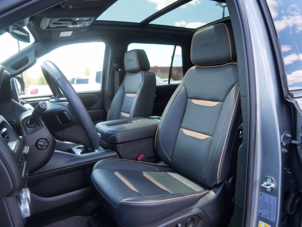 2023 Sterling Metallic GMC Yukon AT4 4X4 SUV