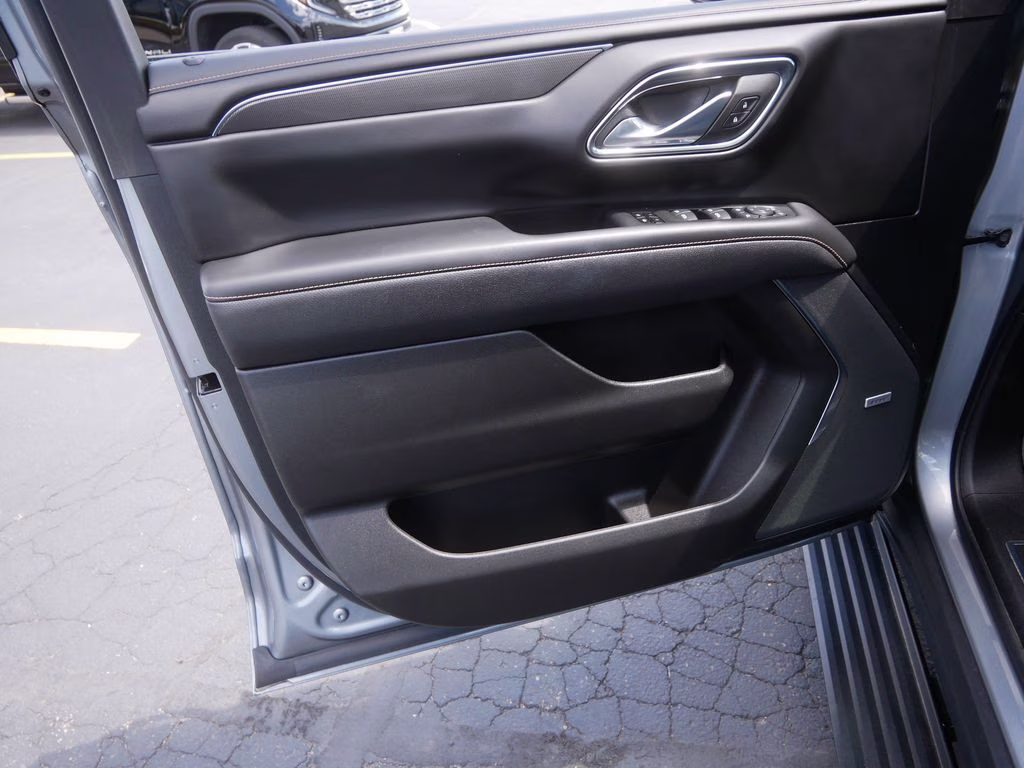 2023 Sterling Metallic GMC Yukon AT4 4X4 SUV