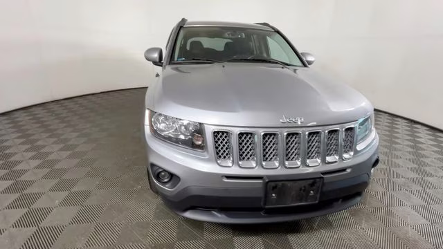2016 Billet Silver Metallic Clearcoat Jeep Compass Latitude 4X4 SUV