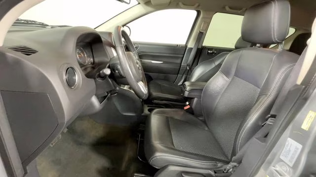 2016 Billet Silver Metallic Clearcoat Jeep Compass Latitude 4X4 SUV