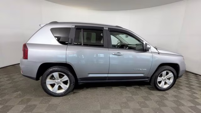 2016 Billet Silver Metallic Clearcoat Jeep Compass Latitude 4X4 SUV