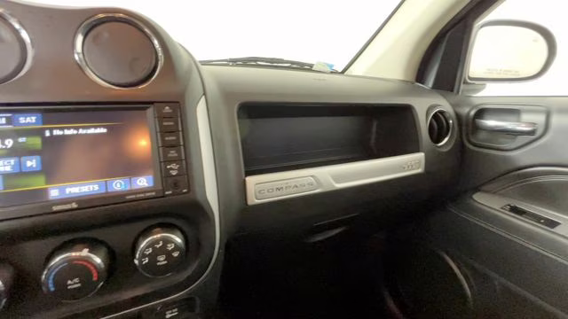 2016 Billet Silver Metallic Clearcoat Jeep Compass Latitude 4X4 SUV