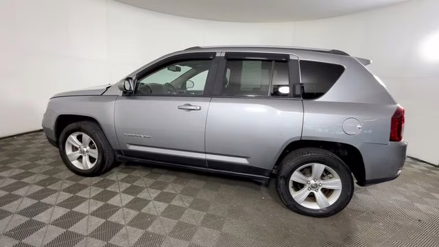 2016 Billet Silver Metallic Clearcoat Jeep Compass Latitude 4X4 SUV