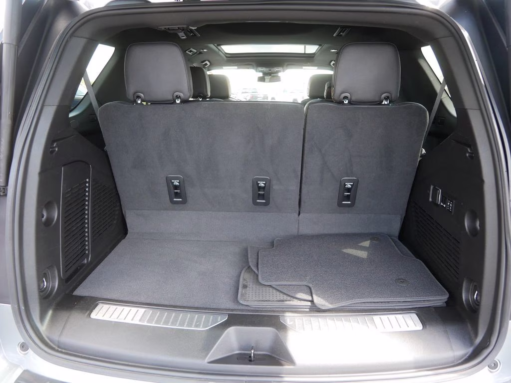 2023 Sterling Metallic GMC Yukon AT4 4X4 SUV