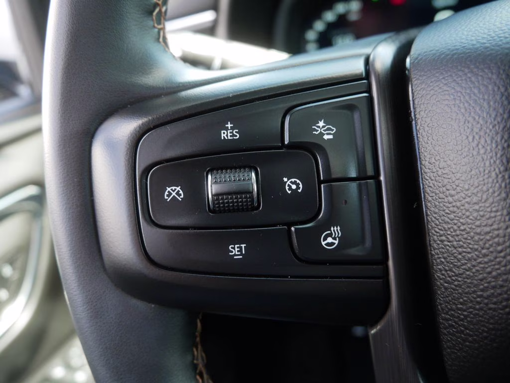 2023 Sterling Metallic GMC Yukon AT4 4X4 SUV